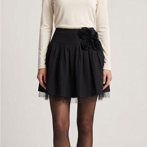 Le Chateau Black A-Line Skirt with Floral Detail vintage